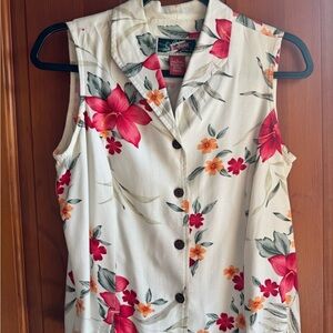 Hawaiian Style Floral Sleeveless Button-Up Top